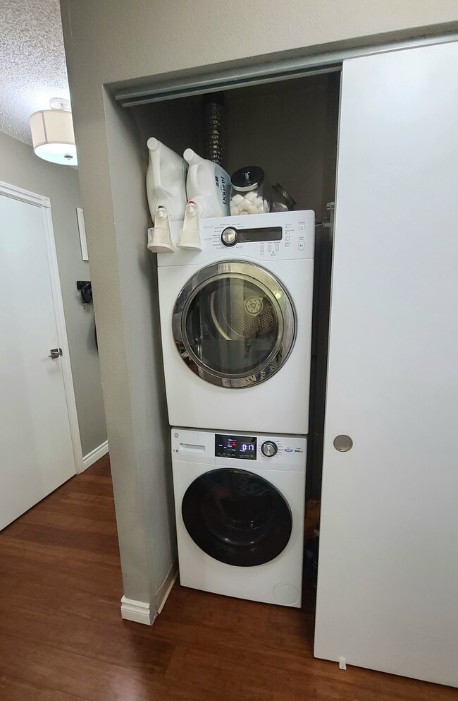 Building Photo - 17430 Ambaum Blvd S