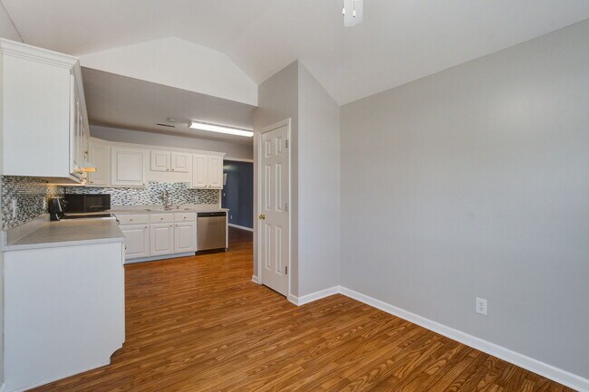 Building Photo - 7856 High Maple Cir