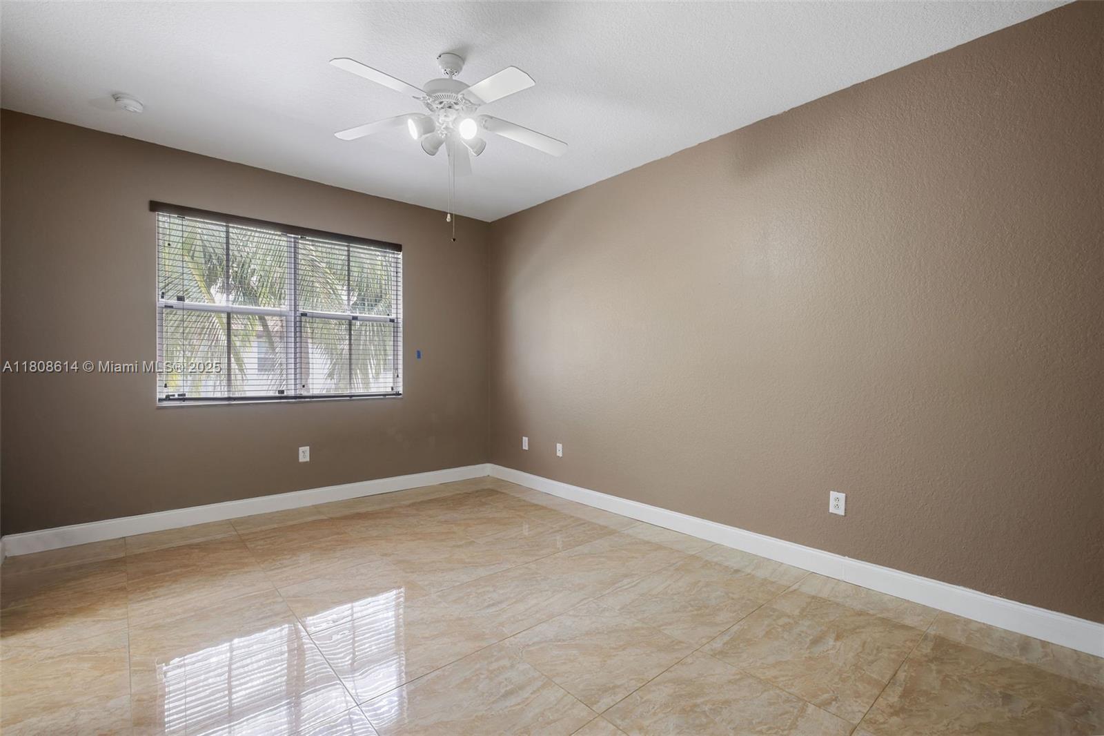 SO FLO Real Estate Group 2741 SW 120th Ter # 305-3 MIRAMAR, FL - 2741 SW 120th Ter