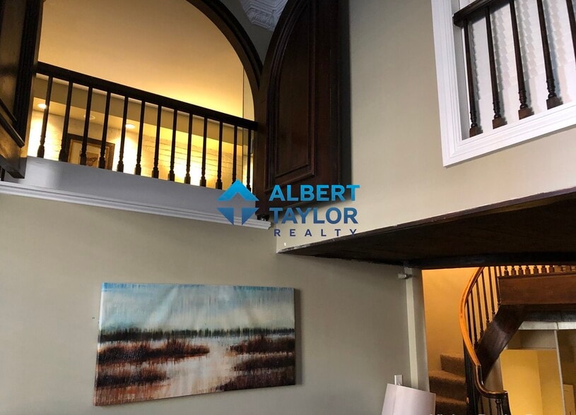 Building Photo - 117 Beacon St