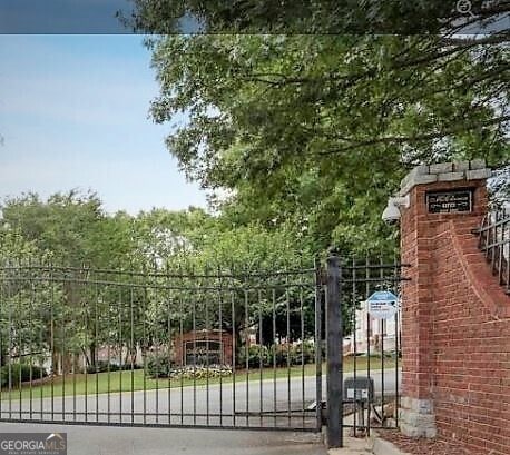 Building Photo - 214 McLaren Gates Dr