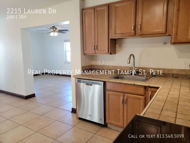 Building Photo - 2215 Lauren Dr