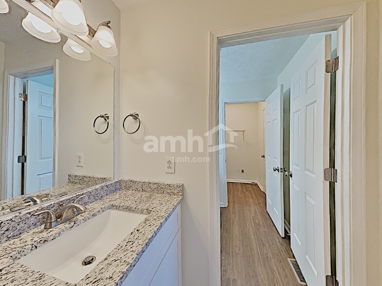 Building Photo - 3326 Conway Ct