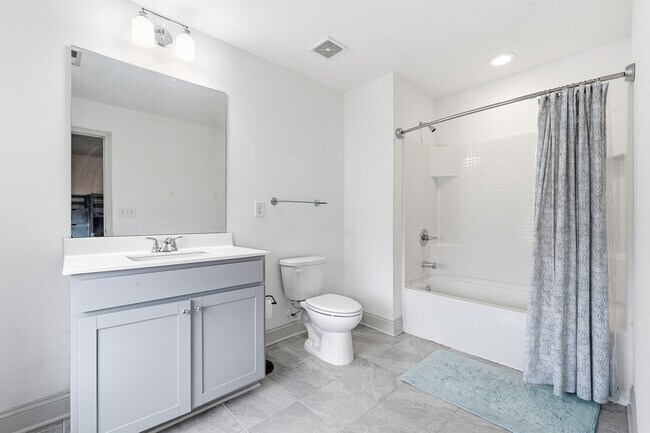 Building Photo - 212 Man O War Ct