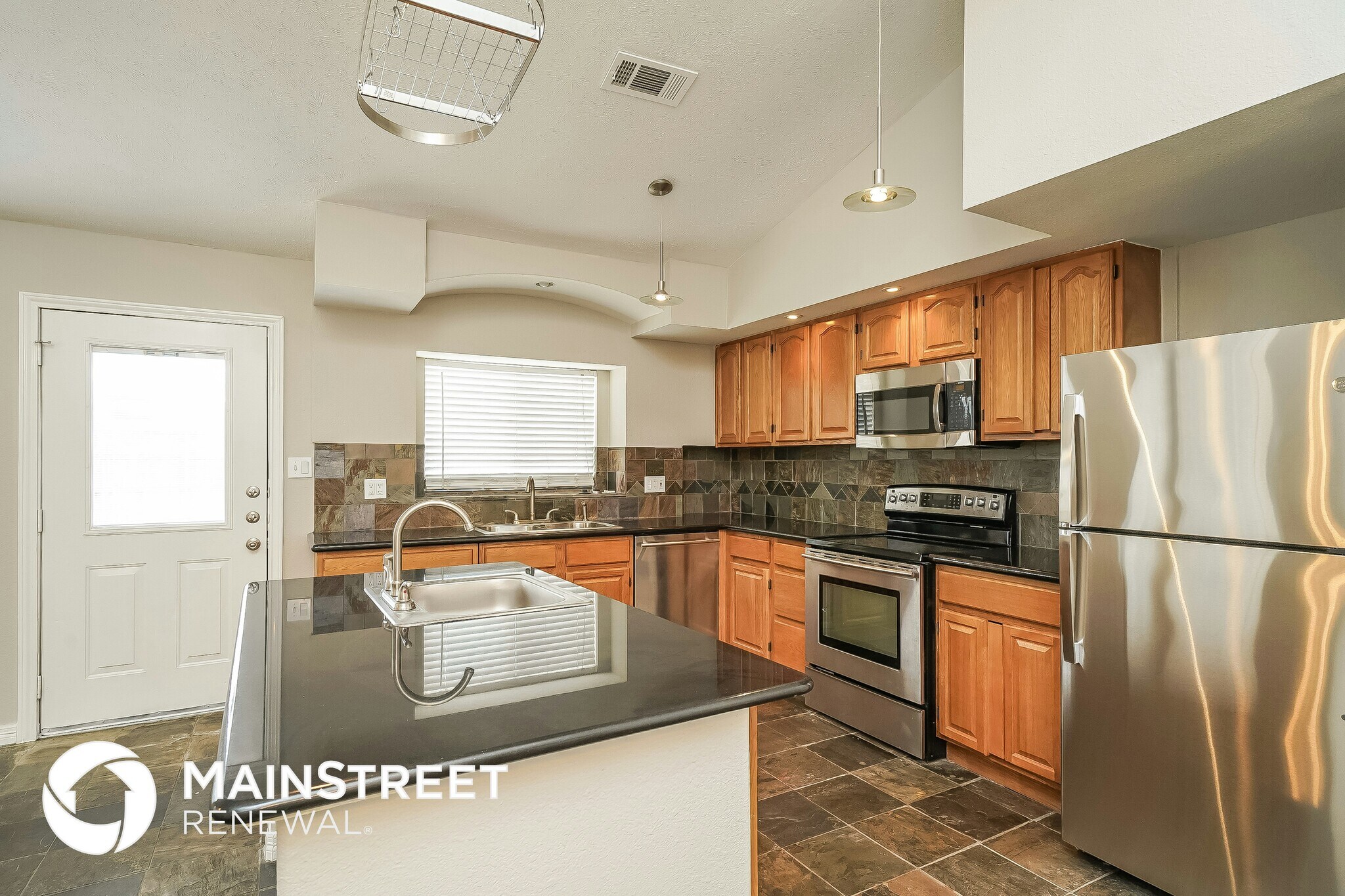 Building Photo - 6205 Scenic Dr