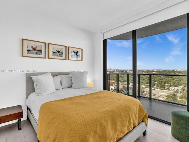 Building Photo - 121 NE 34th St