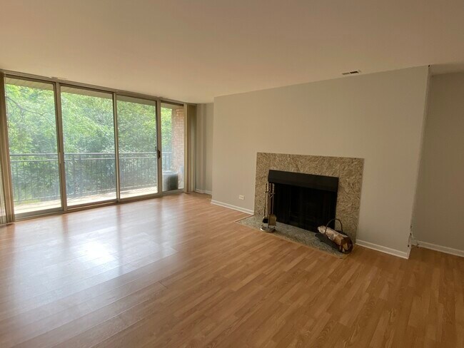 Building Photo - 5810 Oakwood Dr