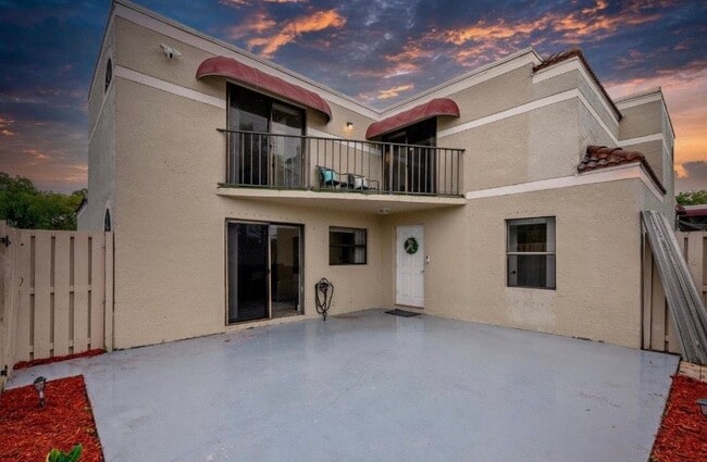 Building Photo - 3715 Village Dr