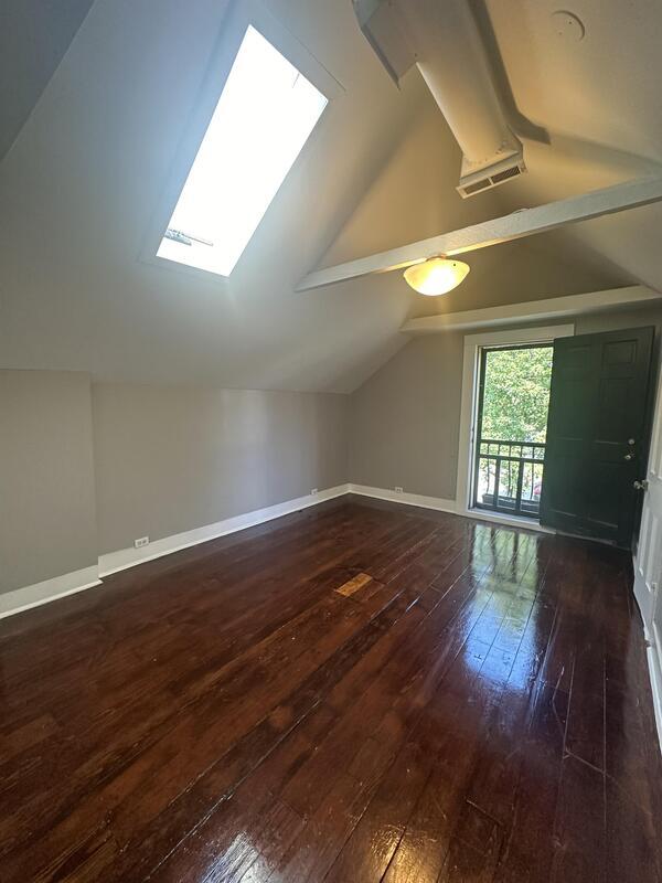 Building Photo - 2132 W 11th St