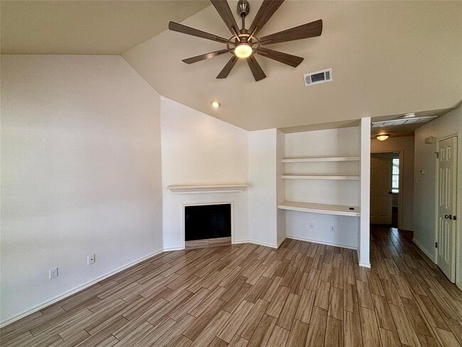 Building Photo - 808 Lone Star Dr