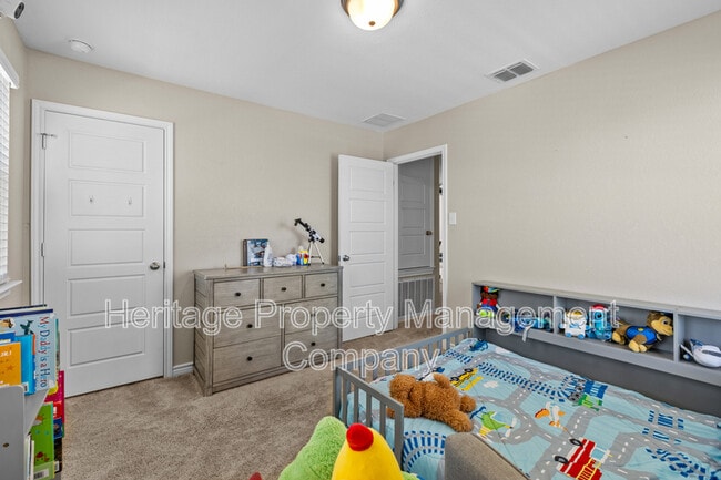 Building Photo - 1915 Overlook Knoll