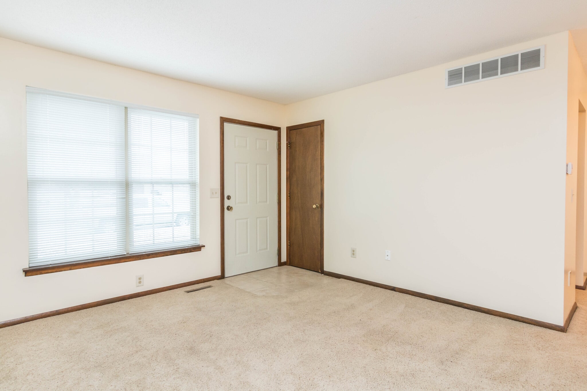 Building Photo - 811 Dondee Dr