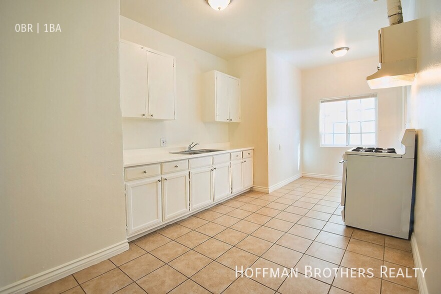 Building Photo - 1866 W 11th St