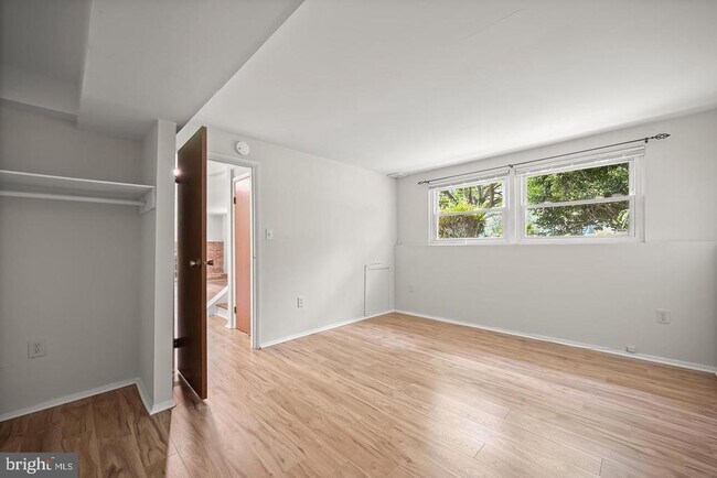 Building Photo - 5435 The Bridle Path