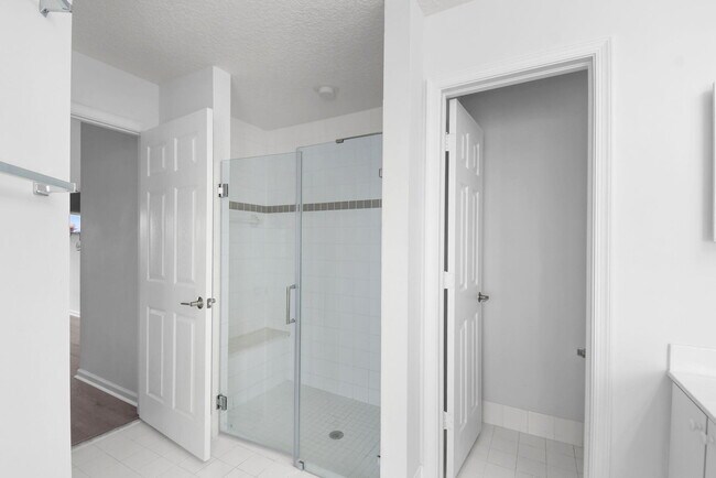 Building Photo - 3058 SE Brierwood Pl