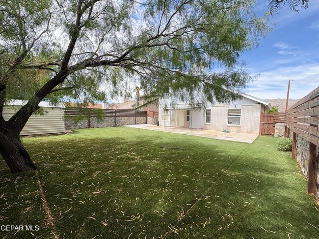 Building Photo - 11120 Loma De Color Dr