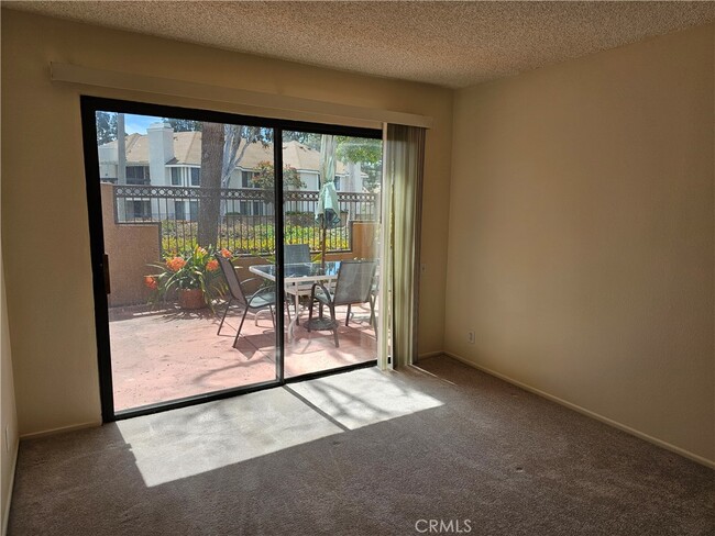 Building Photo - 25671 Le Parc Unit 9