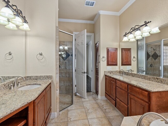 Building Photo - 16026 Huebner Bluff