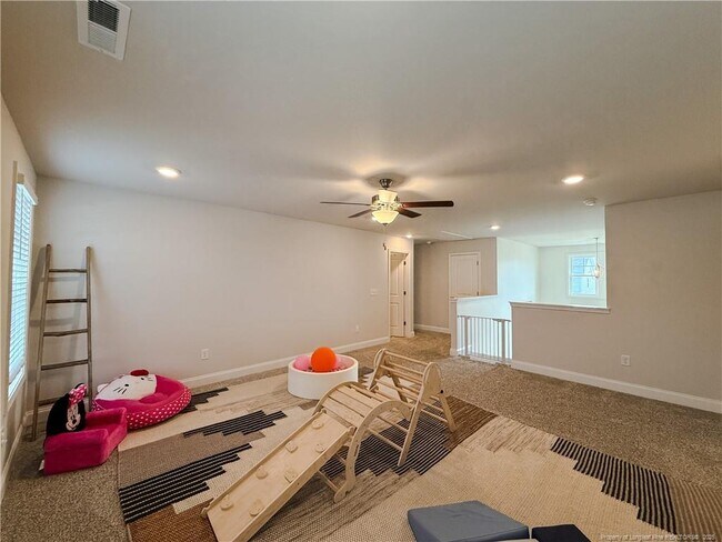 Building Photo - 490 Bedford Dr