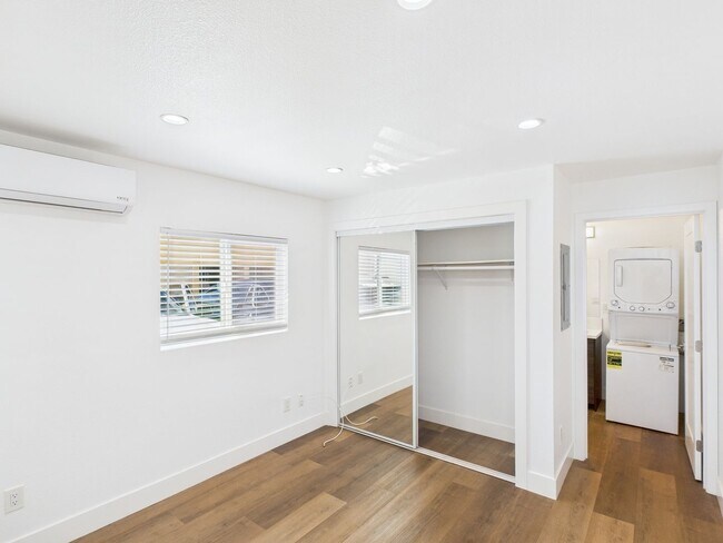 Interior Photo - 4018 Alabama St