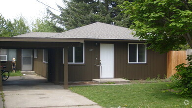 Building Photo - 1605 N Glen Dr