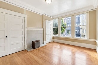 Building Photo - 652-656 Clayton Street