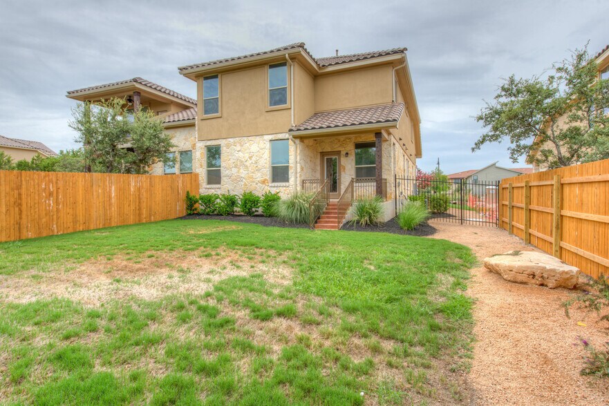 Building Photo - 405 S Meadowlark St