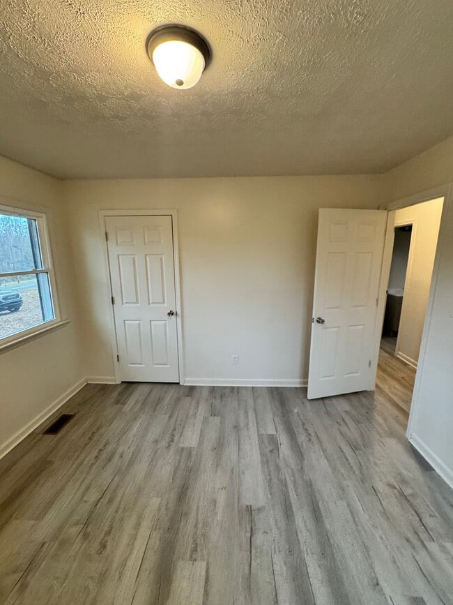 Building Photo - 3/1 in Cleveland County, NC