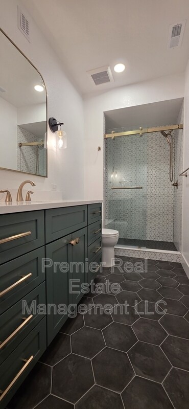 Building Photo - 11379 E 25th Dr