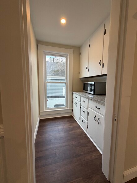 Building Photo - 5 Walker St