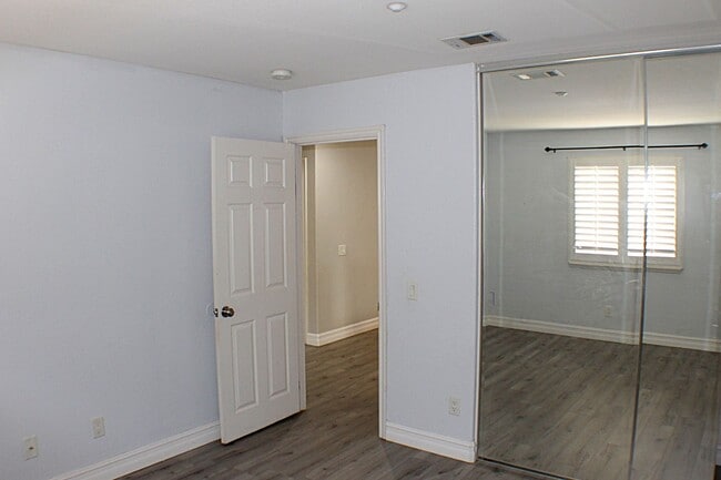 Building Photo - Amazing 5 bedroom home for rent in North F...