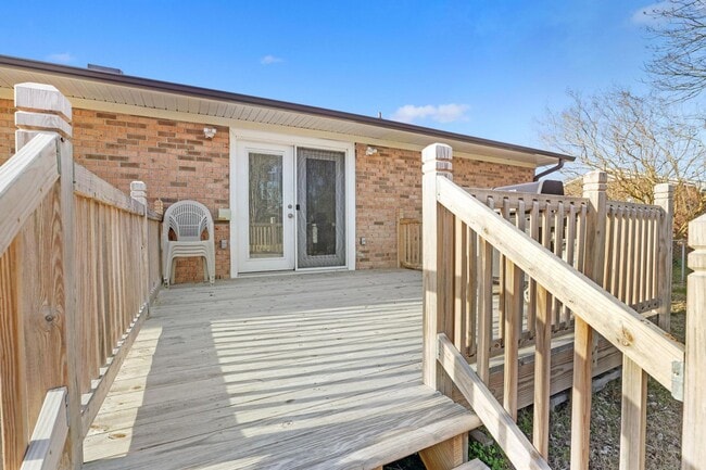Building Photo - Pet Friendly Rental with no carpet!