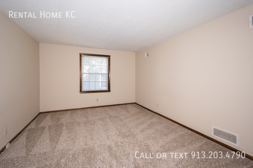 Building Photo - 12561 W 105th St