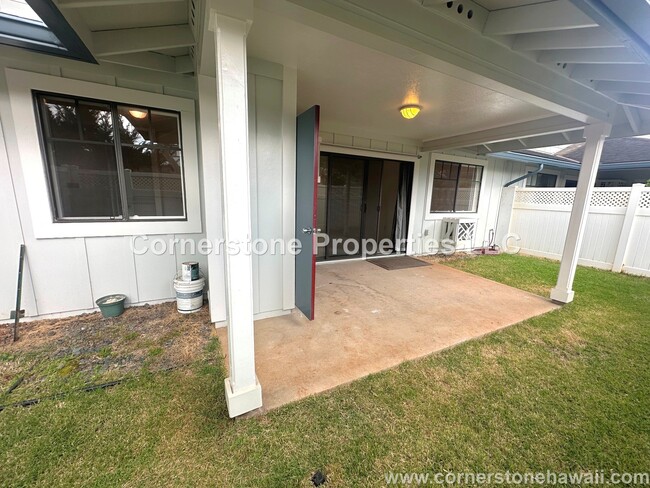 Building Photo - 95-923-923 Ukuwai St