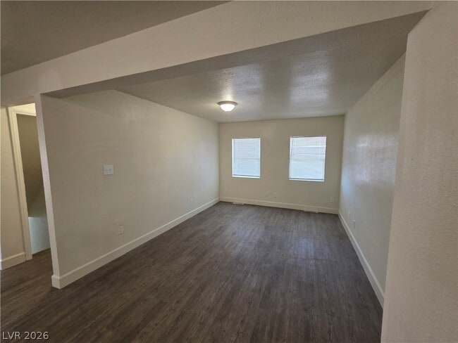 Building Photo - 1590 Mustang Dr