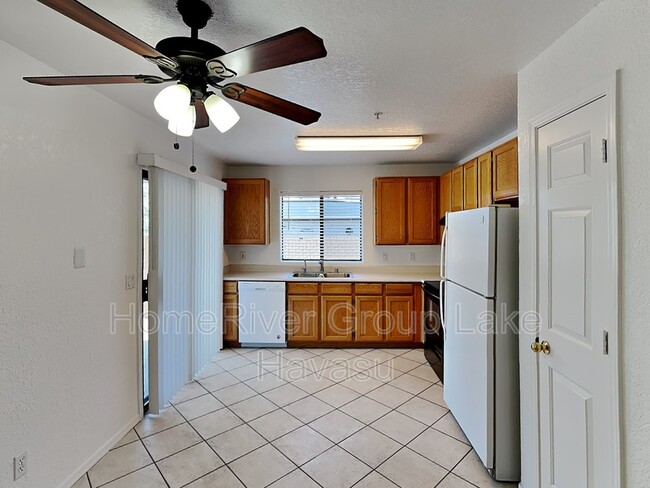 Building Photo - 3080 Caliente Dr