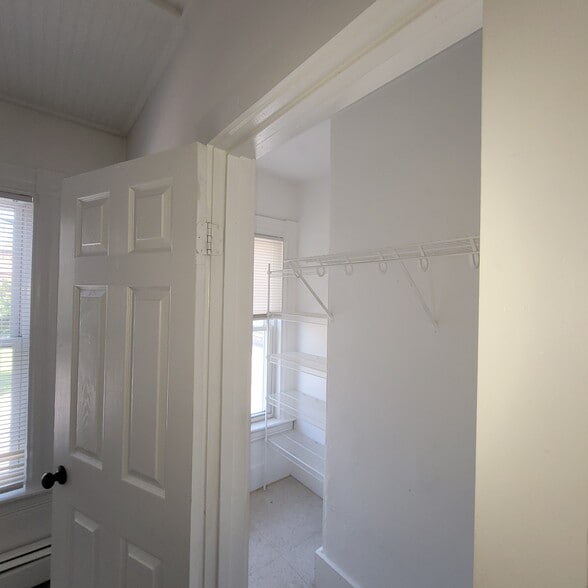 Building Photo - 414 Amory St