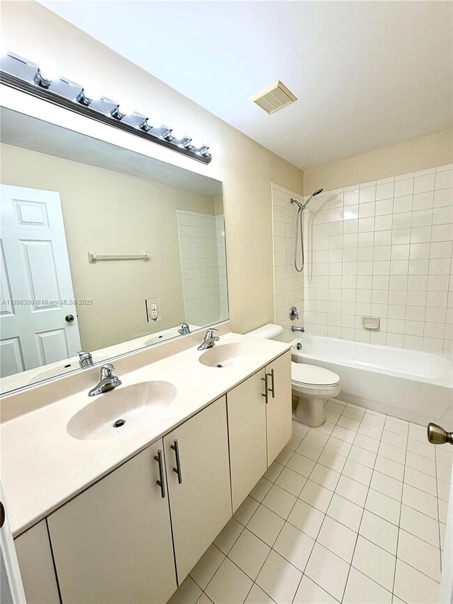 Building Photo - 12463 SW 44th Ct