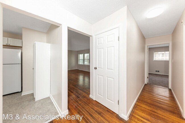 Building Photo - 3 br, 1 bath House - 1272 Zettler Road