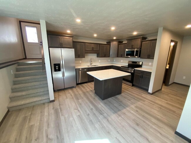 Building Photo - 218 S Elmwood Ave