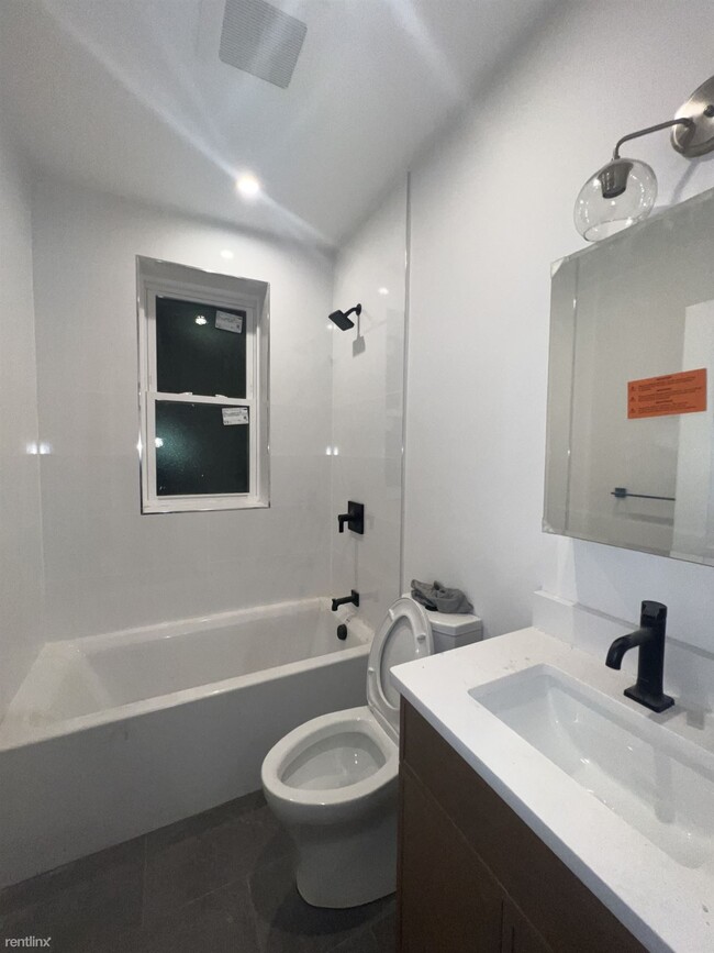 Building Photo - 4 br, 1 bath Condo - 161 Allston St Apt 6E...