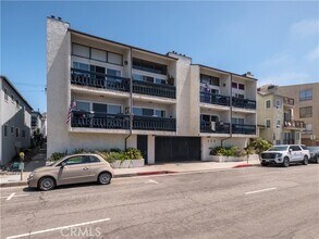 Building Photo - 320 Hermosa Ave