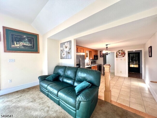 Building Photo - 24 Sycamore St