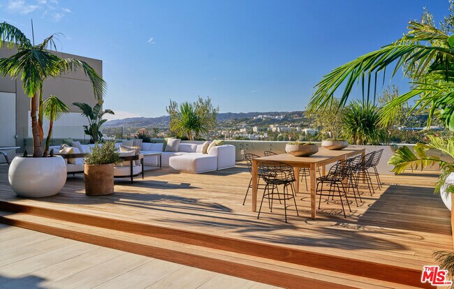 Building Photo - 10445 Wilshire Blvd