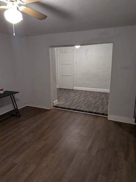 Building Photo - 1537 SW 44th Ave