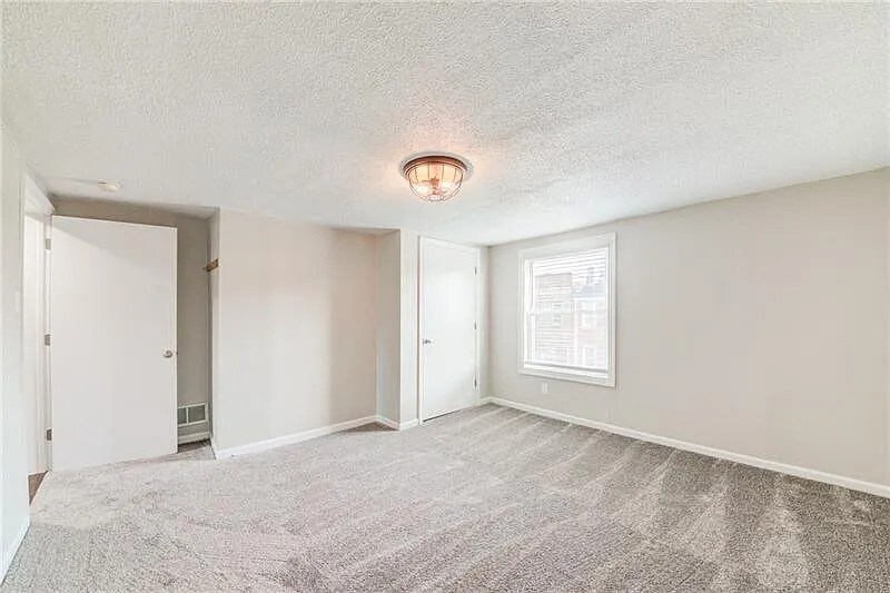 Building Photo - 1916 Wharton St