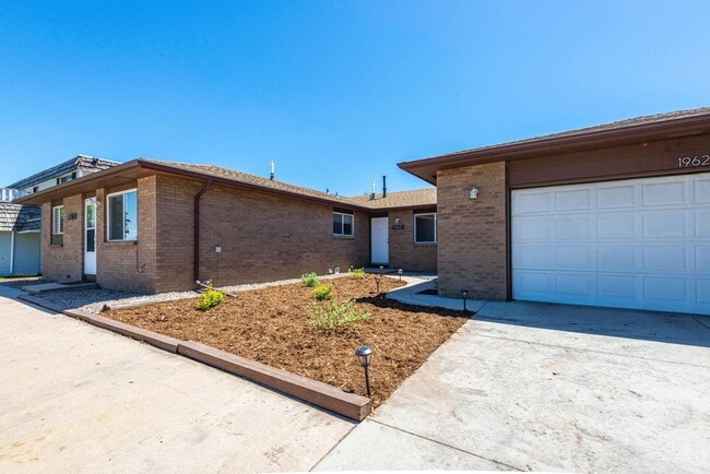 Building Photo - STUDENTS WELCOME! Spacious Basement Apartment 2 Bedroom 1 Bathroom West Fort Collins