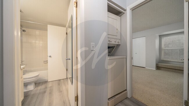 Building Photo - Westside Condo