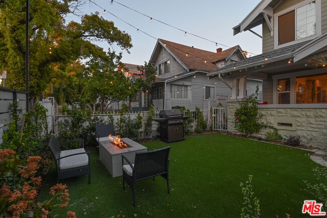 Building Photo - 1600 N Kingsley Dr