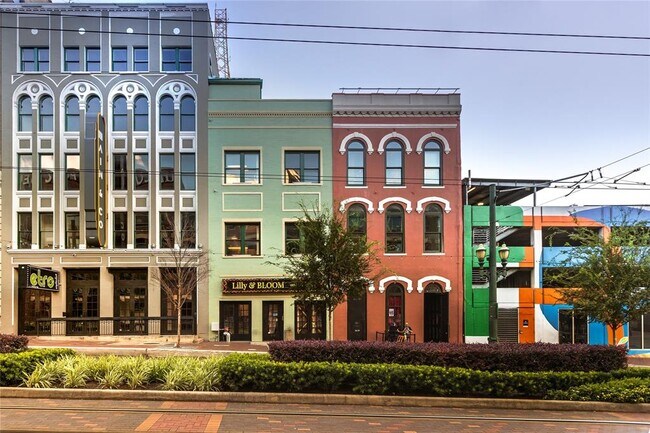 Building Photo - 108 Main St
